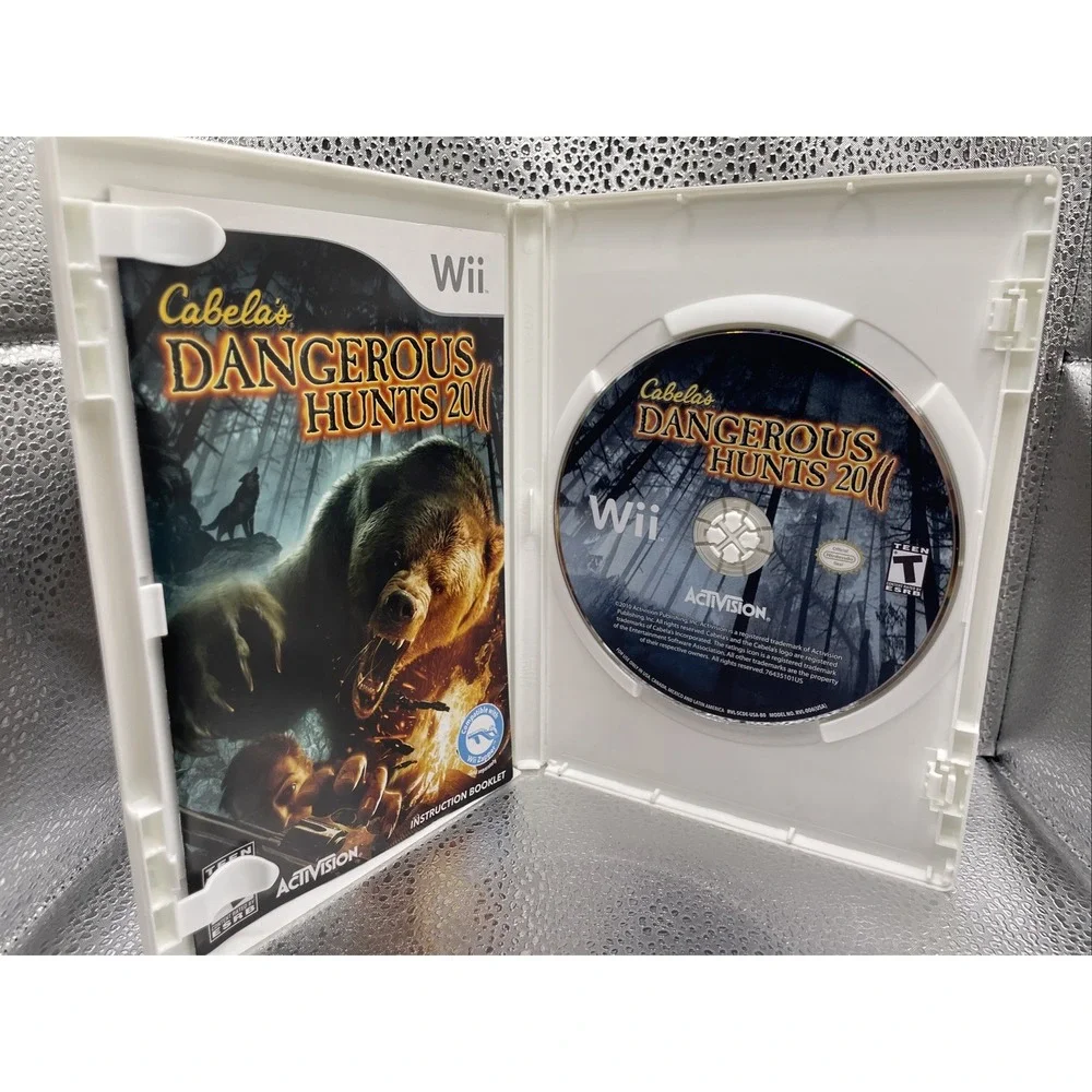 Cabelas 2013 Dangerous Hunts‎ Nintendo Wii Complete in Box